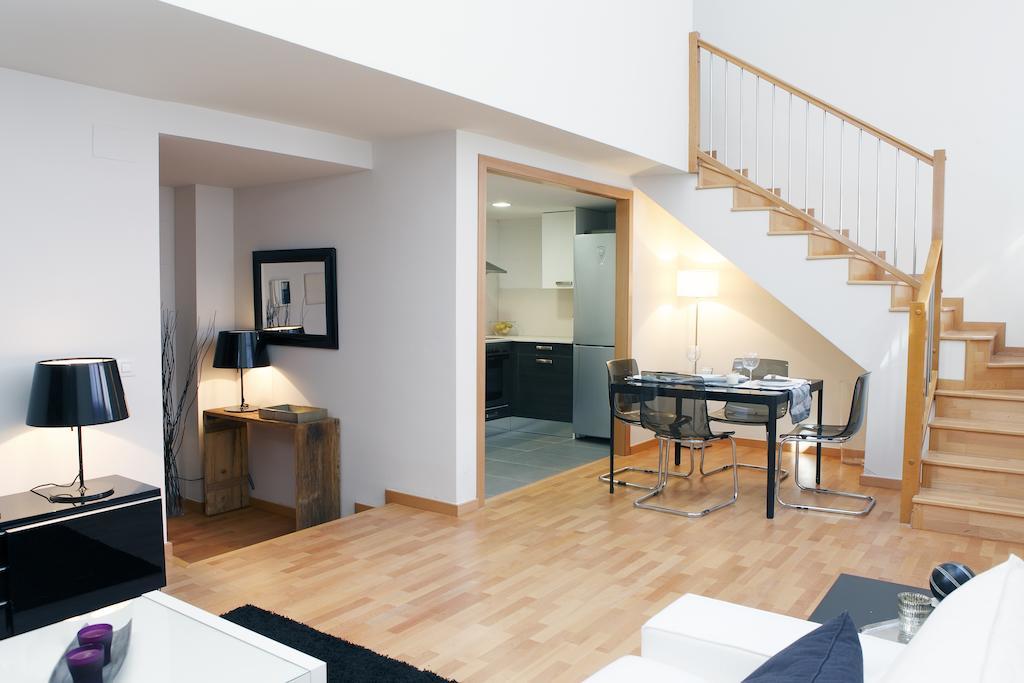 Апартаменты Fira Duplex Оспиталет-де-Льобрегат Номер фото